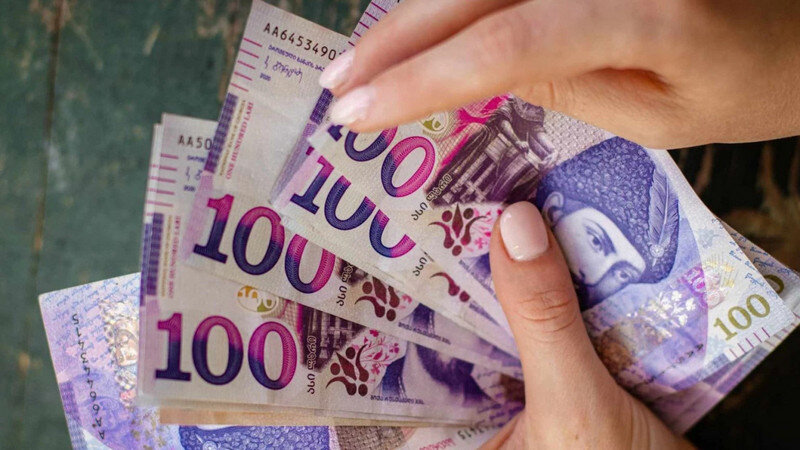 „სასწრაფოდ! ნახეთ, ხართ თუ არა სიაში: ვის ჩაერიცხება 1000 ლარი მერიისგან?“