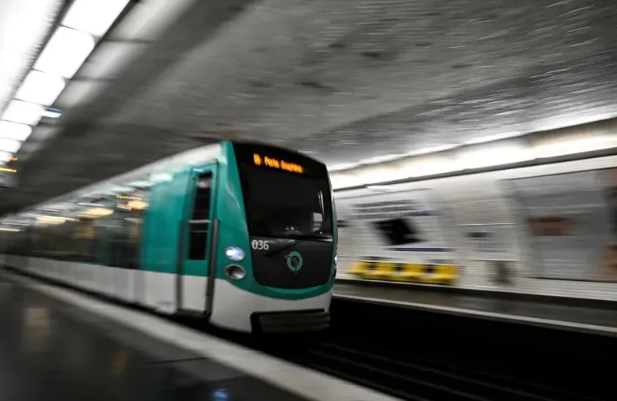 3წუთის წინ!! მეტროში – დანით შეიარაღებულმა მამაკაცმა სამი ქალი დაჭრა