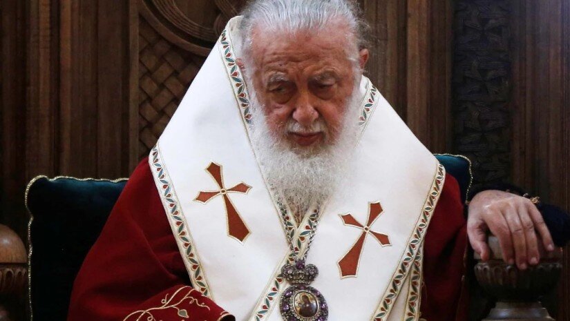 პატრიარქის მდგომარეობა მძიმეა, ის მართვით სუნთქვაზეა - ილია მეორე რეანიმაციულ განყოფილებაში რჩება