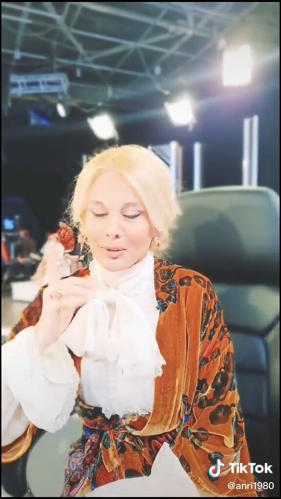 “კარგია, მაგრამ ცოტა ხანს გრძელდება და გათავებას ვერ ვასწრებ…” – ნახეთ, რა ვიდეოს უქვეყნებს ანრი ჯოხაძე ნინო კუზანოვას