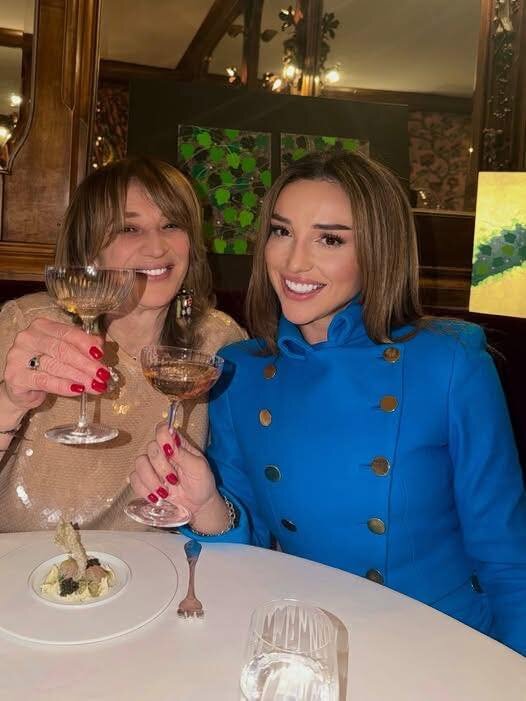 „როგორ ჰგავხარ მამას…“ – ვინ არის ნუცა ბუზალაძის უსიმპათიურესი მამა, რომლის შესახებაც ბევრმა არ იცის ?